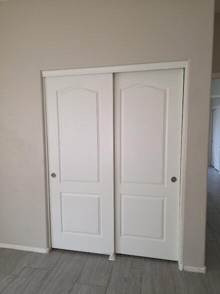 Building Photo - 9927 W Southgate Ave