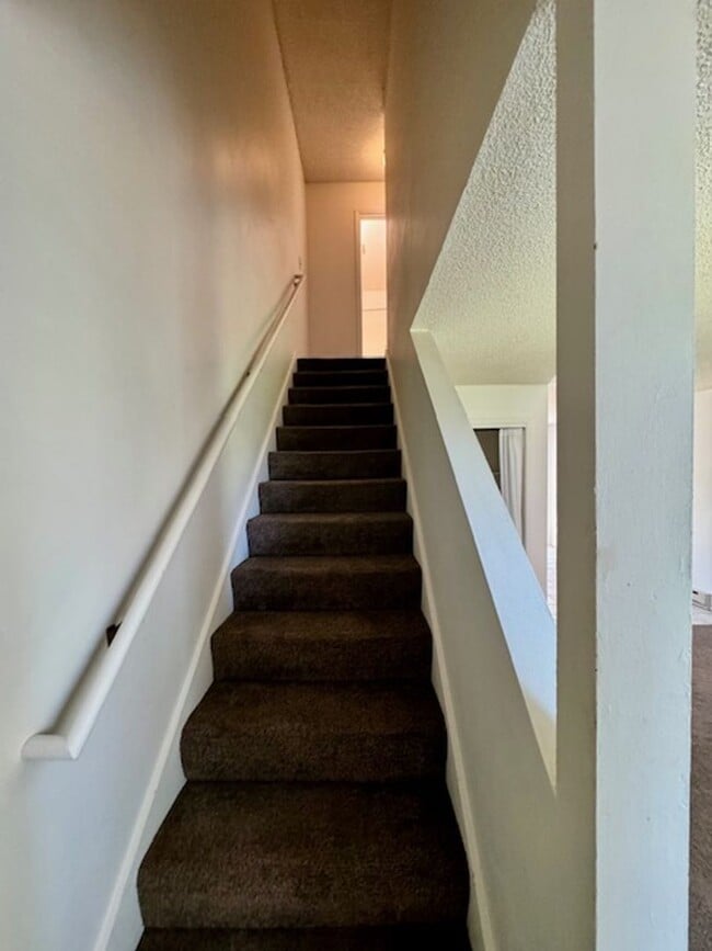 Building Photo - 2 Bedrooms 1 Bathroom-Pet Friendly