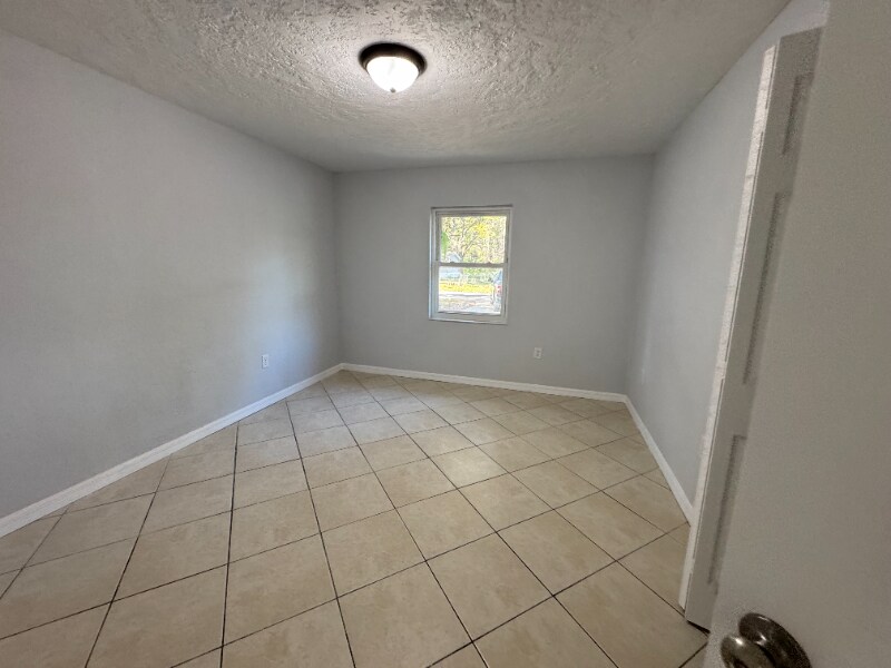 Building Photo - 1812 Quail Trail