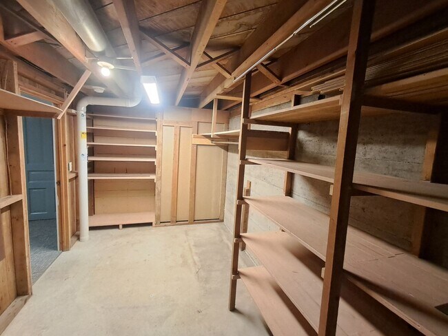 Building Photo - $2,300 - 3 Bed / 2 Bath Rancher Home in Perry District