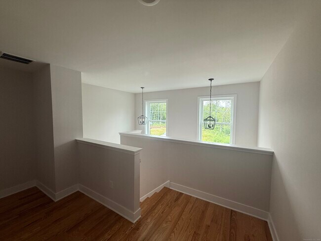 Building Photo - 7 Chatsworth Ct
