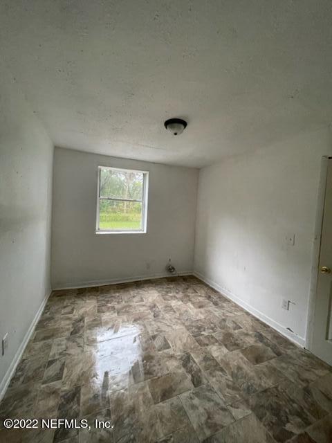 Building Photo - 1019 W 6th St