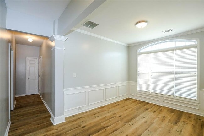 Building Photo - 2158 Staunton Dr