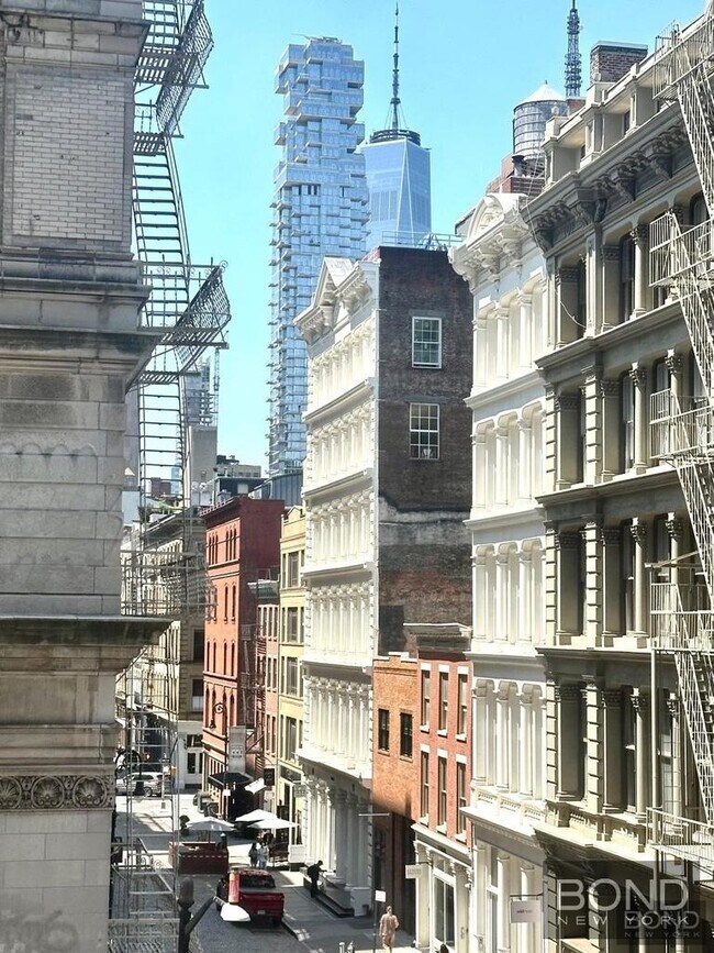 Building Photo - 452 Broome St