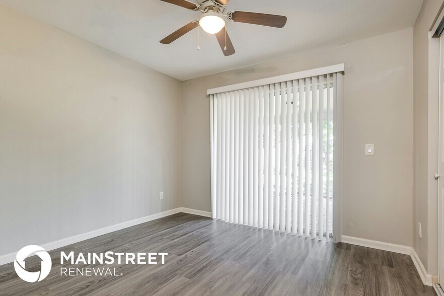 Building Photo - 1122 SE 17th St