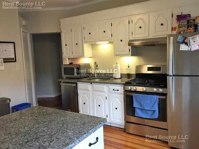 Building Photo - 519-521 Main St. Unit 1