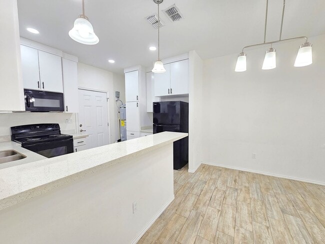 Building Photo - 1809 Atrium Pl Dr