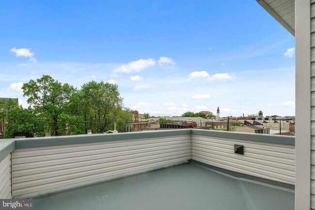 Building Photo - Olde Kensington Two Bedroom Condo