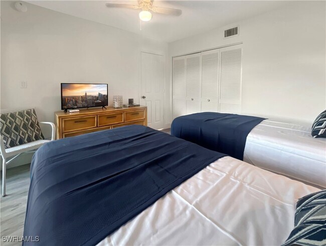 Building Photo - 600 Neapolitan Way