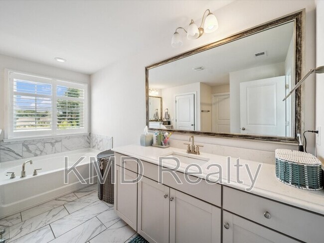 Building Photo - 6112 Willow Pin Ln