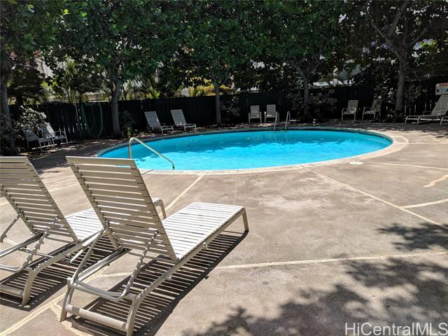 Building Photo - 750 Amana St