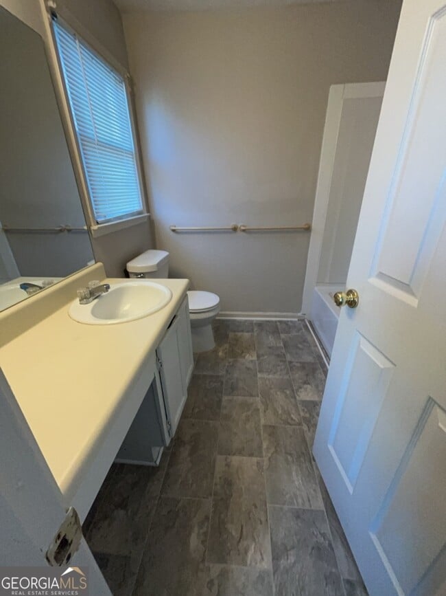 Building Photo - 3528 Jasmine Triangle