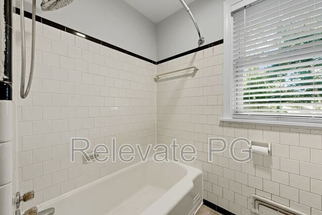 Building Photo - 8803 Weldon Dr