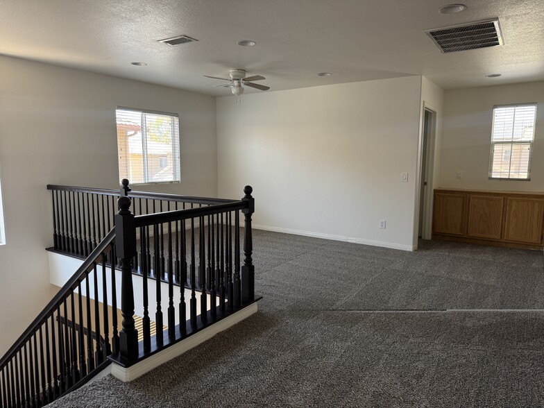 Building Photo - 18 Copperstone Ln