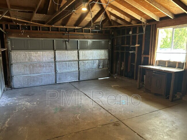 Building Photo - 6620 Lotus St