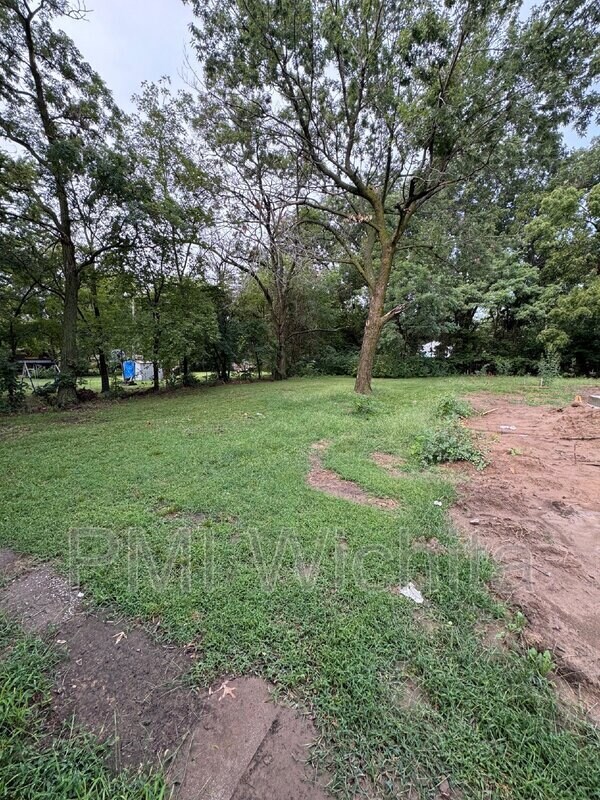 Building Photo - 339 N Joann St