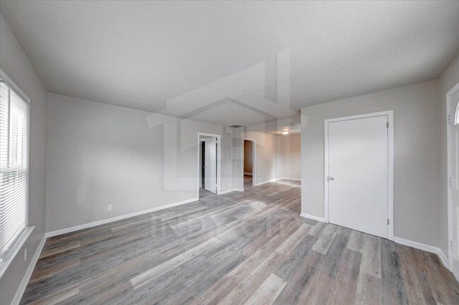 Building Photo - 1625 N Berwick Ave