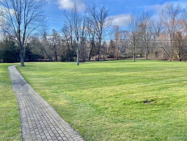 Building Photo - 1115 N Old Woodward Ave