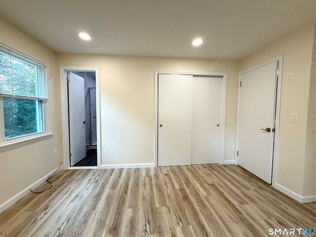 Building Photo - 299 Villa Ave
