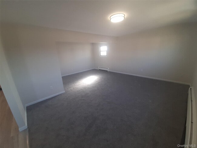 Building Photo - 121 Nassau Ln