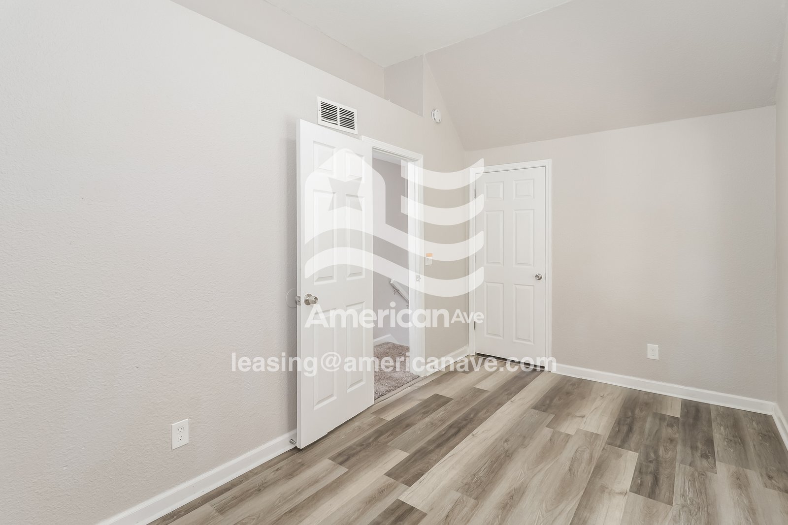 Building Photo - 104 Blackburn Ave