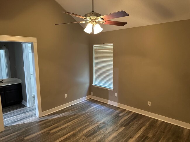 Building Photo - Available June 1st.  Beautiful 2 bed 1.5 bath in Southaven