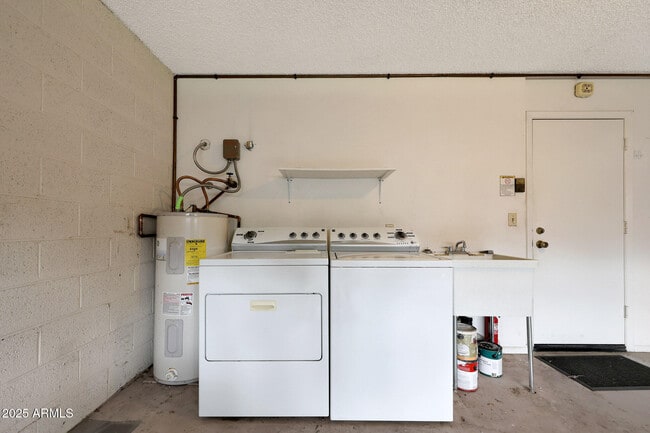 Building Photo - 9196 E Evans Dr