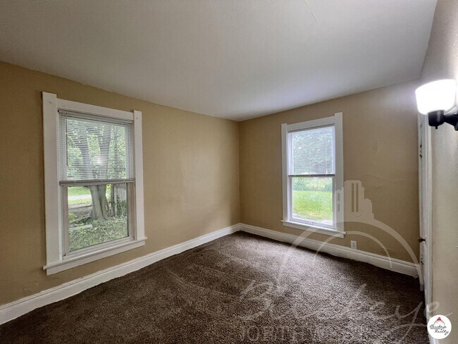 Building Photo - 3113 Scottwood Ave