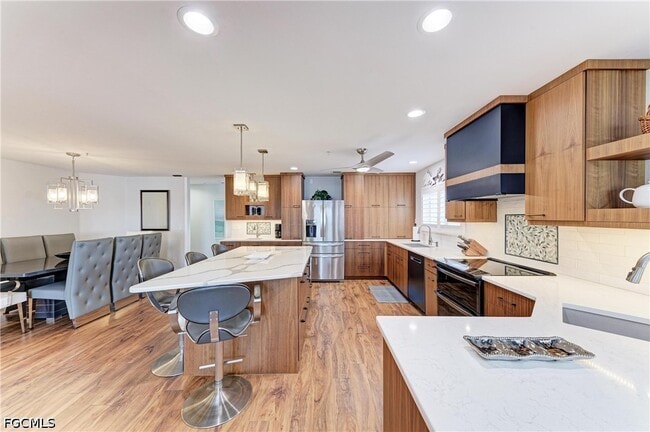 Building Photo - 14813 Laguna Dr