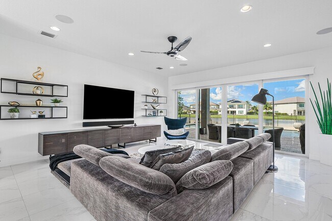 Building Photo - 19863 Meadowside Ln