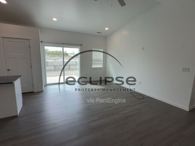 Building Photo - 147 Buena Vista Dr