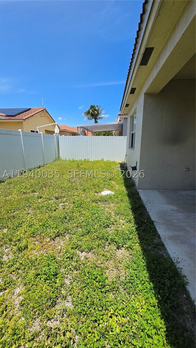Building Photo - 2160 NE 37th Terrace