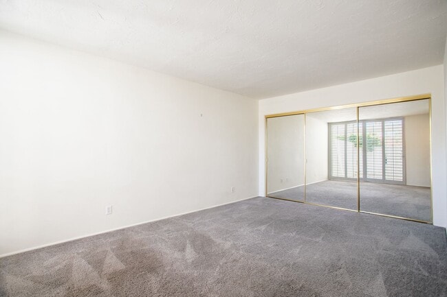 Building Photo - Mid-Century in Rancho Mirage!