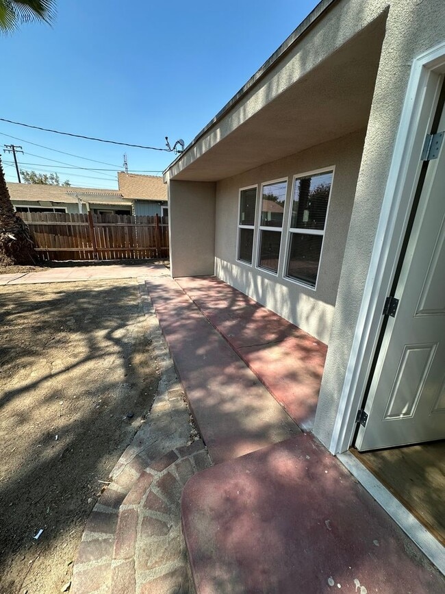 Building Photo - Charmingly remodeled