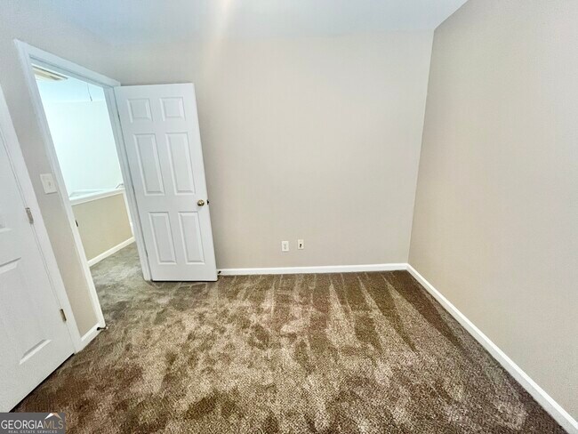 Building Photo - 4713 Autumn Rose Trail