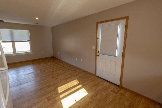 Building Photo - 1542 Florence Dr