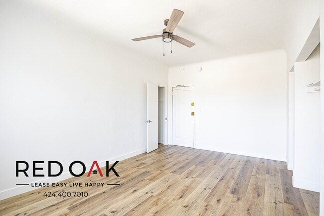 Building Photo - 974 S Gramercy Pl