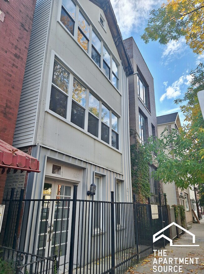 Building Photo - 1239 W Ohio St
