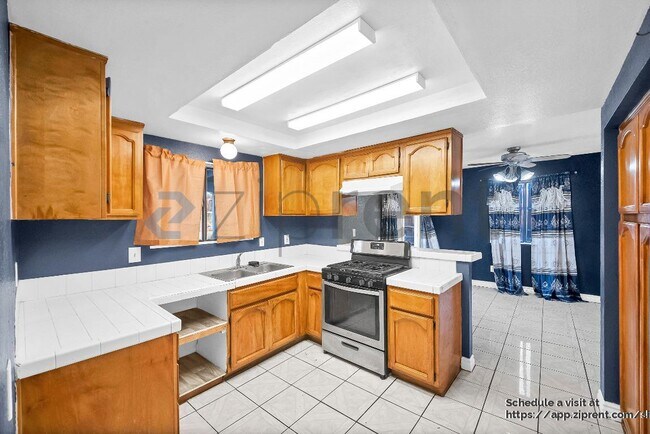 Building Photo - 1300 Mt Diablo St