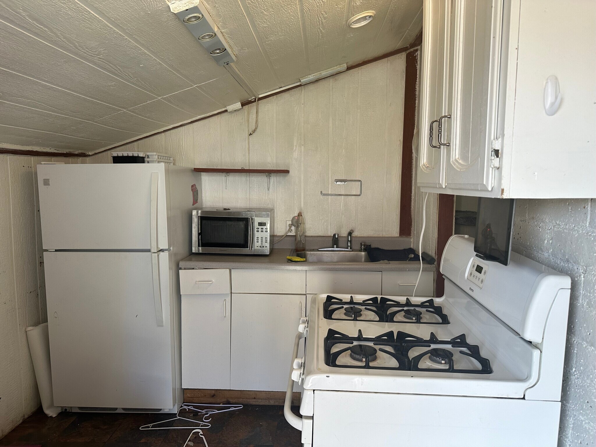 Building Photo - 131 Crowley Lake Dr