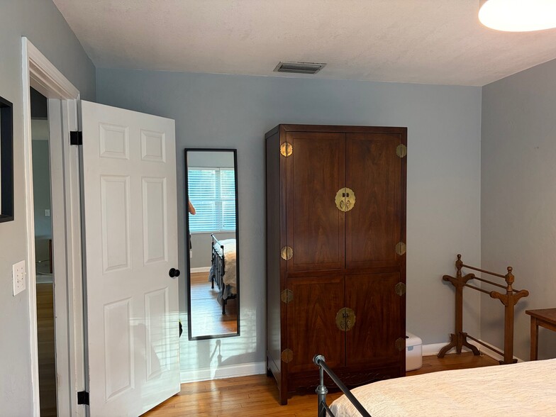 Building Photo - 1510 Lawsona Ct