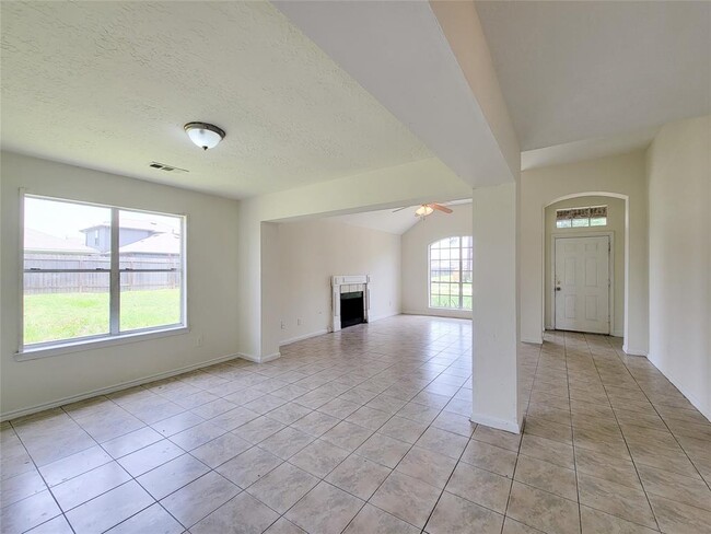 Building Photo - 3307 Pine Dust Ln