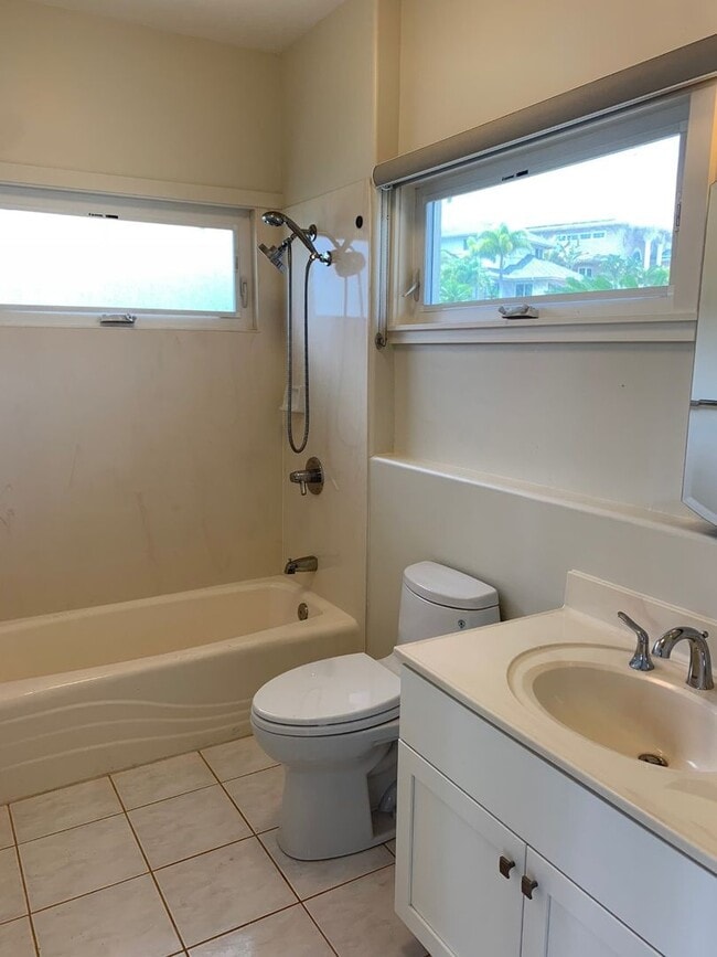 Building Photo - 4 BED, 4.5 BATH, HOUSE W/GARAGE For rent in Hawaii Kai