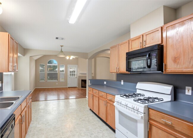 Building Photo - 3924 Highland Vale Ct
