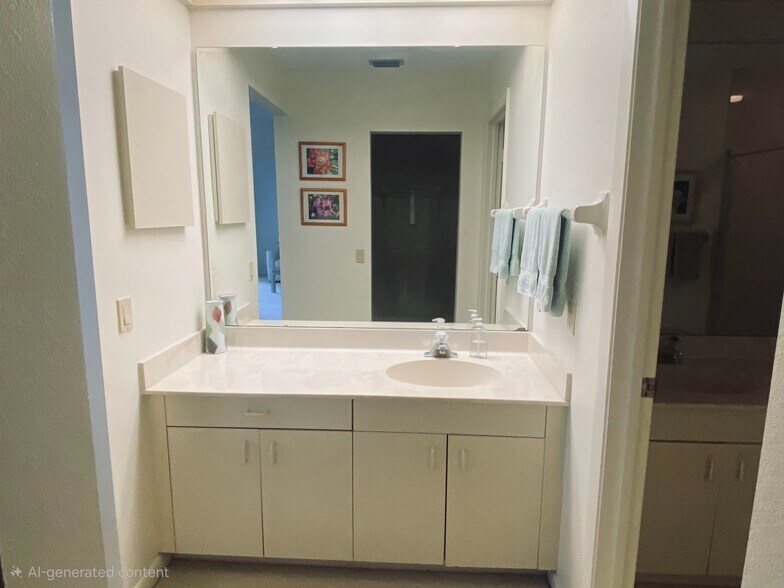 Building Photo - 4727 Winslow Beacon