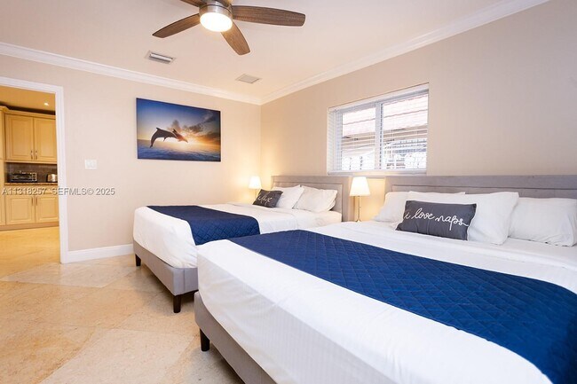 Building Photo - 833 Washington St