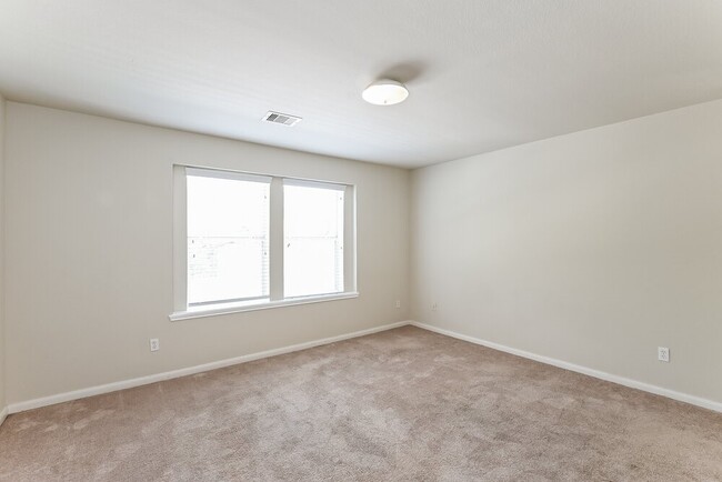 Building Photo - 8131 Barnes Ridge Ln