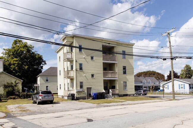 Building Photo - 139 Young St