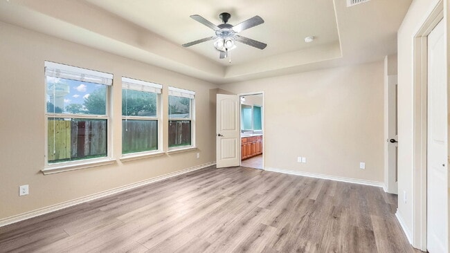 Building Photo - 15606 Fox Ln