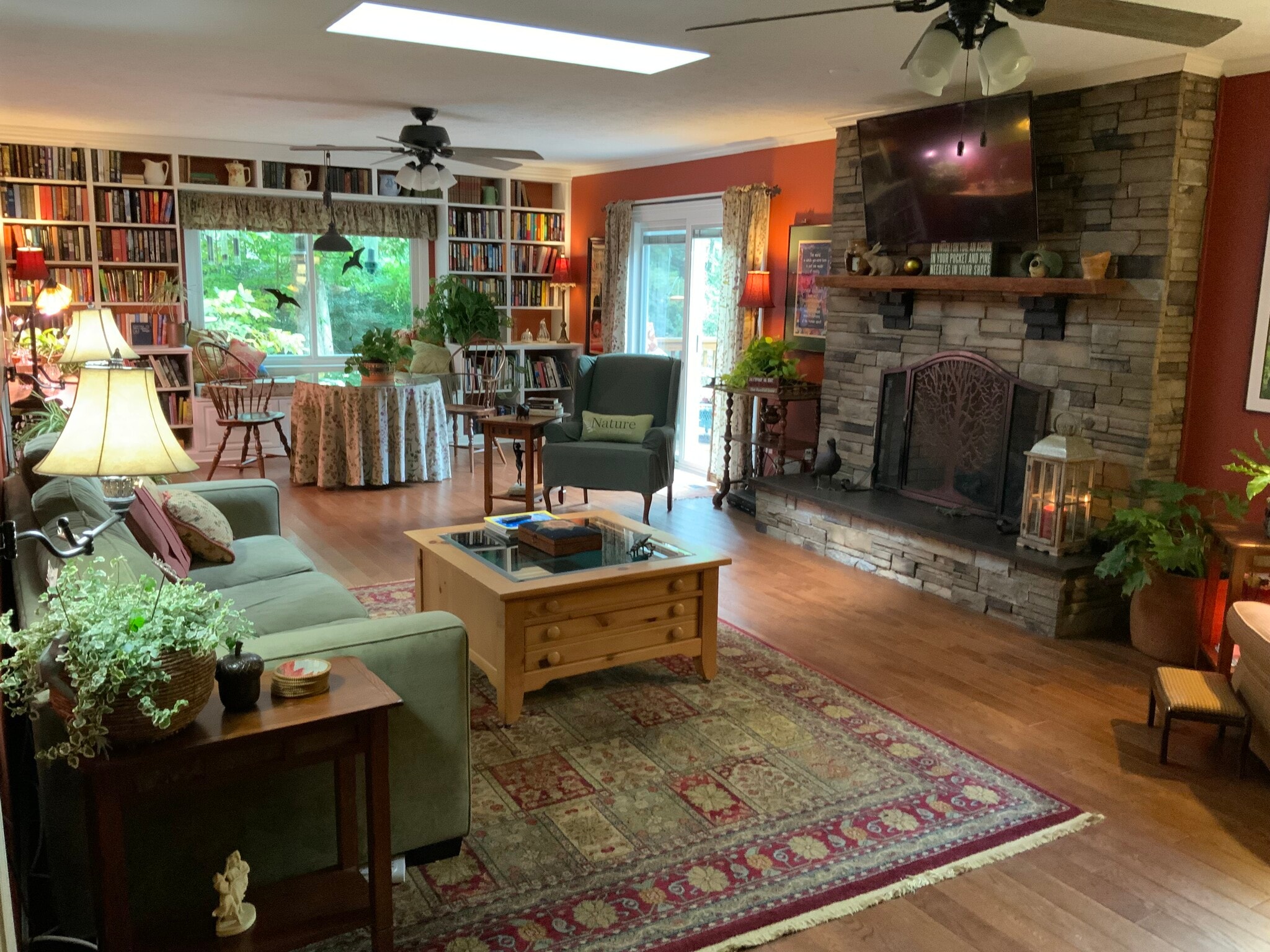 Living Room - 123 Nob Hill Rd